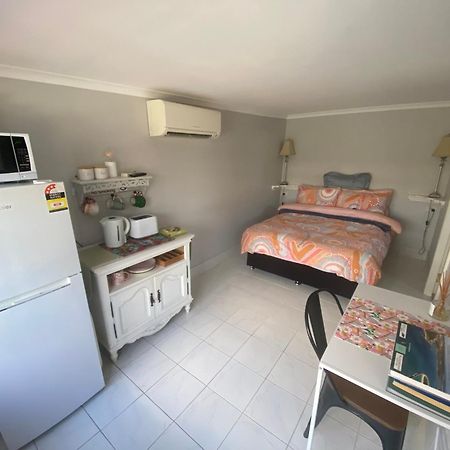 سوانزي Churchill'S B&B Twin Spa Getaway Studio المظهر الخارجي الصورة